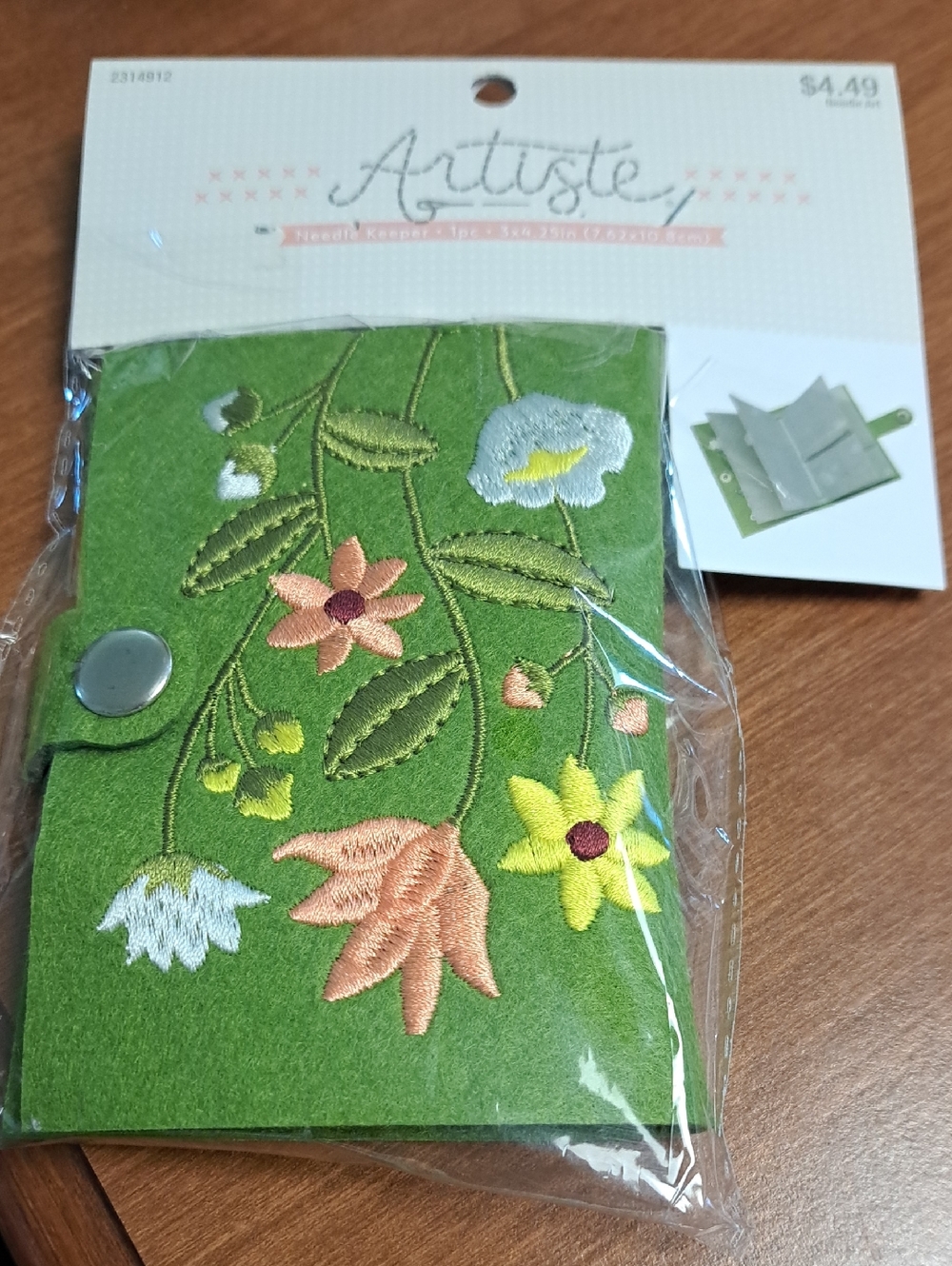 Artiste Green Floral Embroidered Felt Needle Holder/ BUNDLE ONLY 2 OR MORE ITEMS